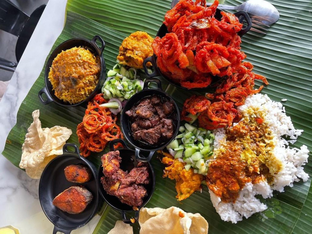 History of banana leaf rice in malaysia, bananabro outlets, halal indian food, south indian cuisine, banana leaf rice in KL